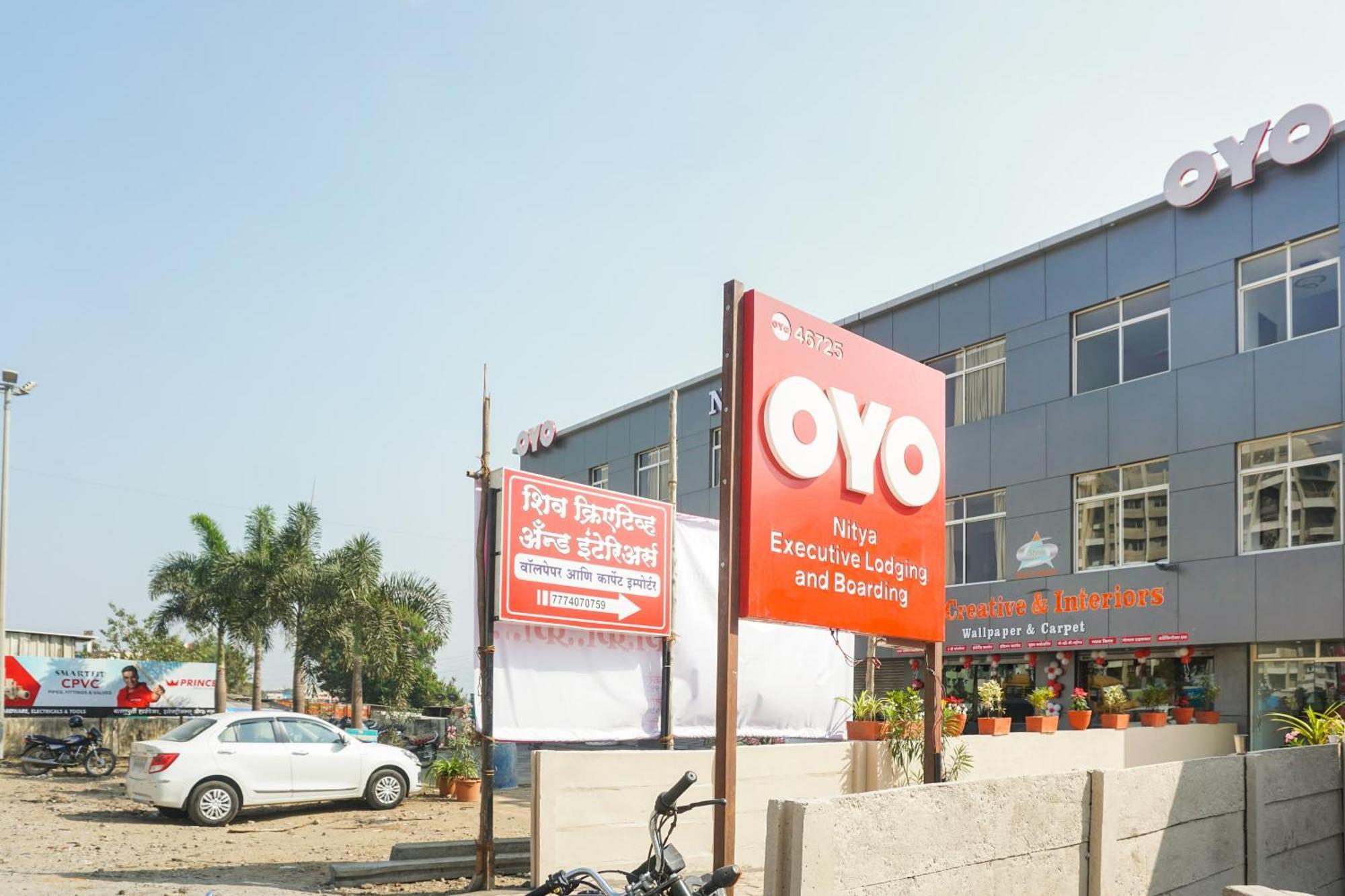 OYO 46725 Nitya Executive Hotel Phursungi Exterior foto